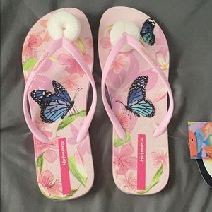 butterfly flip flops